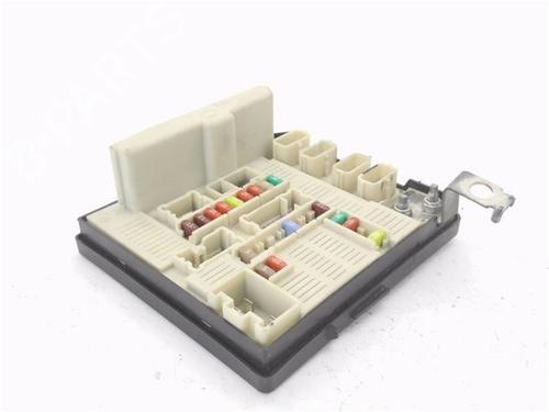 Used Fuse box Fuse box 37261048 37261048