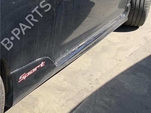 Used Right sideskirt Right sideskirt HONDA CIVIC VII Hatchback (EU, EP, EV) 1.6 i (EP2, EU8, EU6) (110 hp) 26563863 26563863