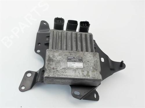 Used Electronic module LEXUS IS II (_E2_) 220d (ALE20) (177 hp) 14345602