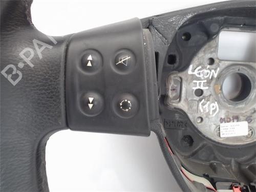 Steering wheel SEAT LEON (1P1)  | BP13043963C49 