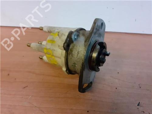 Used Ignition distributor RENAULT RAPID Box Body/MPV (F40_, G40_) [1985-2001]  10936432