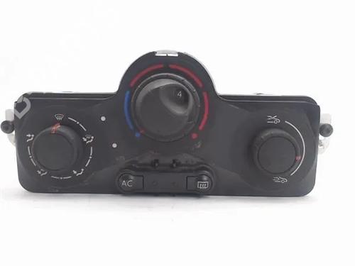 Used Climate control RENAULT CLIO III (BR0/1, CR0/1) [2005-2014]  13051114