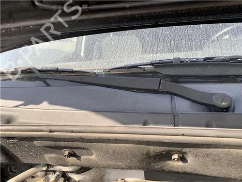 front-windshield-wiper-arm-ssangyong-kyron-2005-2006-2007-2008-2009-2010-2011-2012-2013-2014-25375294 main image