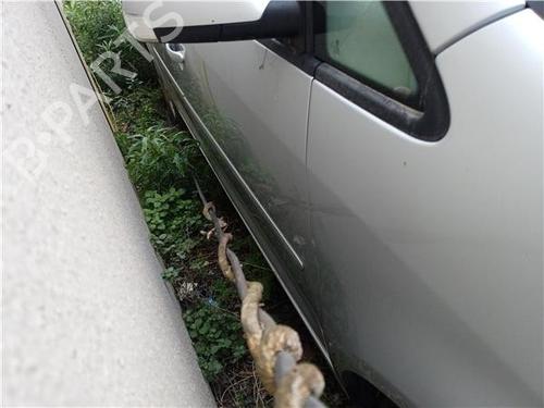 right-front-door-vw-touran-1t1-1t2-2003-2004-2005-2006-2007-2008-2009-2010-2011-32451015 main image