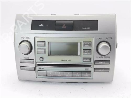 Used Radio TOYOTA COROLLA Verso (ZER_, ZZE12_, R1_) [2004-2009]  24338641