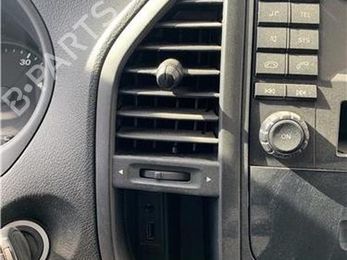 air-vent-mercedes-benz-vito-van-w447-2014-32417727 main image
