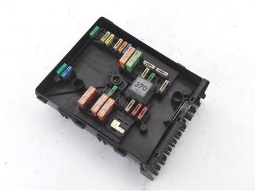 Used Fuse box Fuse box 25729716 25729716
