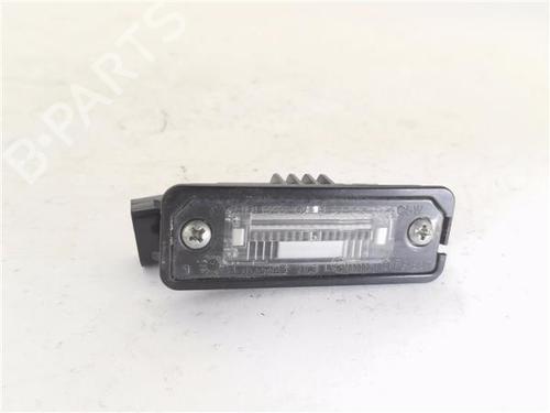 Used Licence plate light Licence plate light VW GOLF V (1K1) 1.9 TDI (105 hp) 32418452 32418452