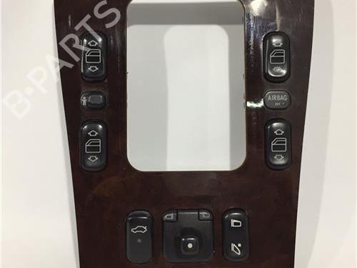 Used Middle console MERCEDES-BENZ C-CLASS (W202) C 180 (202.018) (122 hp) 14340817