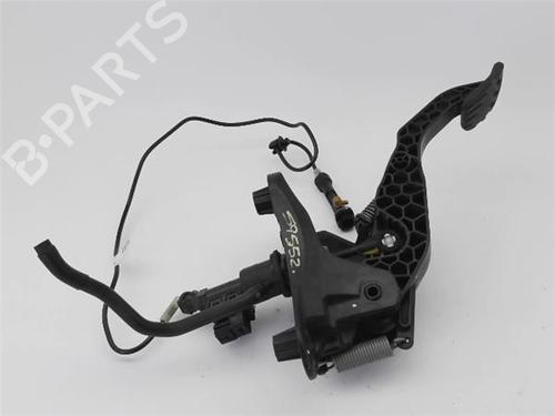 Used Clutch pedal RENAULT CLIO V (B7_) [2019-2025]  22201552