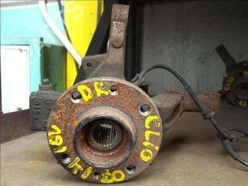 Used Right front steering knuckle RENAULT CLIO III (BR0/1, CR0/1) [2005-2014]  14334839