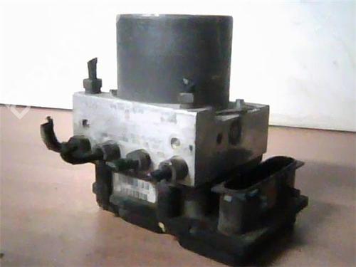 Used ABS pump RENAULT MEGANE II (BM0/1_, CM0/1_) 1.9 dCi (BM0G, CM0G) (120 hp) 9636946