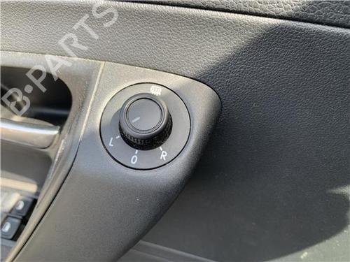 Spejlkontakt Spejlkontakt VW POLO V (6R1, 6C1) [2009-2022] 33730331 33730331