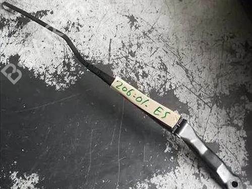Used Front windshield wiper arm PEUGEOT 206 Hatchback (2A/C) [1998-2012]  14334432