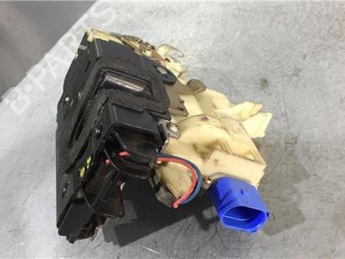Used Front left lock VW POLO (9N_, 9A_) 1.4 TDI (75 hp) 11362824