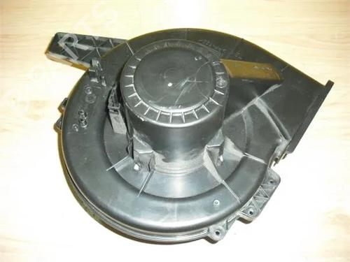 Used Heater blower motor VW POLO V (6R1, 6C1) 1.4 (6R1) (85 hp) 10747980