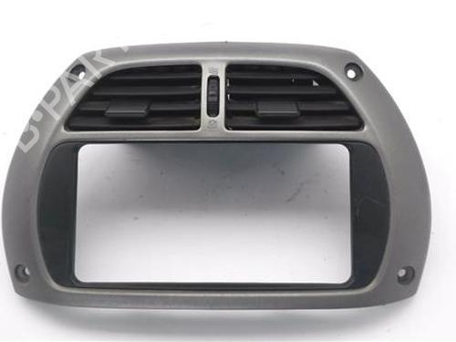 grille-toyota-rav-4-ii-_a2_-2000-2001-2002-2003-2004-2005-40150664 main image