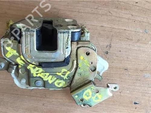 Used Front right lock NISSAN TERRANO II (R20) [1992-2007]  13043408