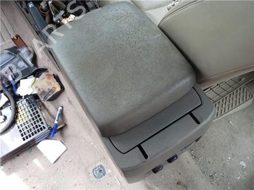 Used Armrest / Center console Armrest / Center console TOYOTA LAND CRUISER PRADO (_J12_) 3.0 D-4D (KDJ120, KDJ125) (166 hp) 26953861 26953861