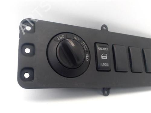Switch NISSAN NAVARA NP300 (D40) 2.5 dCi | BP24338415I30 