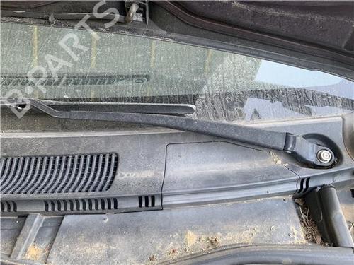 front-windshield-wiper-arm-toyota-iq-_j1_-2008-2009-2010-2011-2012-2013-2014-2015-29135376 main image