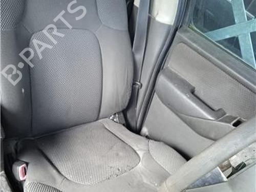 left-front-seat-nissan-navara-np300-d40-25-dci-2004-22911352 main image