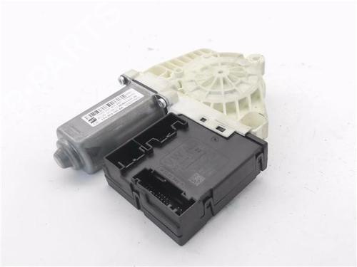 Used Left front window motor Left front window motor SEAT LEON (1P1) 1.6 TDI (105 hp) 33730263 33730263