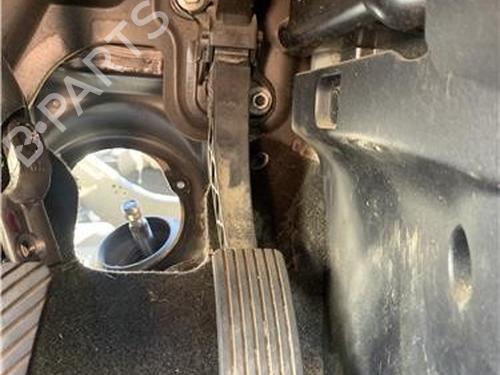 Used Pedal MITSUBISHI OUTLANDER II (CW_W) 2.0 DI-D (CW8W) (140 hp) 32417815