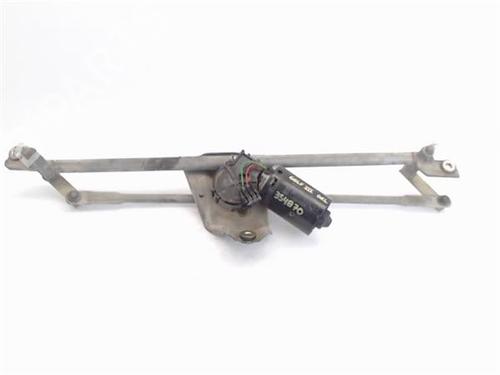 Used Front wiper motor VW GOLF III (1H1) 2.0 (115 hp) 26434267