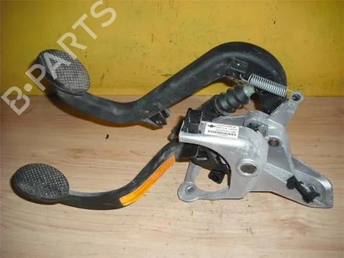 Used Clutch pedal MINI MINI (R50, R53) One (90 hp) 9702589