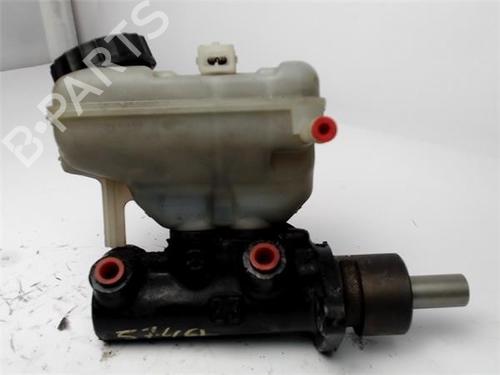 Used Brake master cylinder MERCEDES-BENZ VITO Van (W638) [1997-2003]  11717158