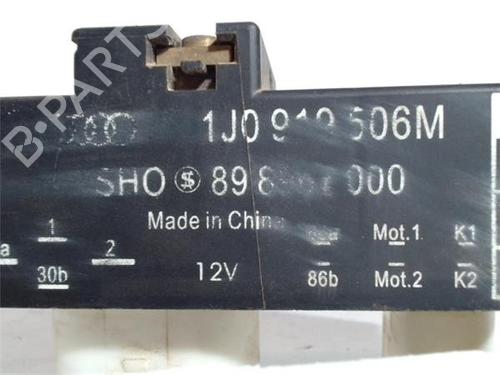 Fuse box SEAT IBIZA IV (6J5, 6P1) | BP13050188E1