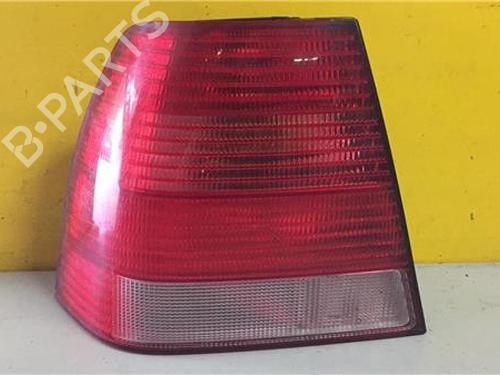 Feu arrière gauche VW BORA I (1J2) 1.6 (101 hp) 9764952