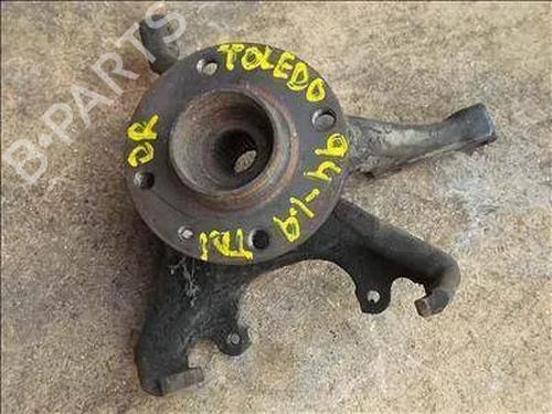 Used Right front steering knuckle SEAT TOLEDO I (1L2) [1991-1999]  14334953