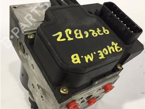 Used ABS pump MERCEDES-BENZ E-CLASS (W210) E 240 (210.062) (170 hp) 9632051