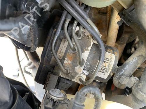 Used ABS pump ABS pump KIA SPORTAGE II (JE_, KM_) 2.0 CRDi 4WD (140 hp) 33729537 33729537