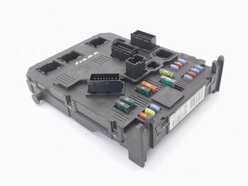 Used Fuse box Fuse box 36778083 36778083