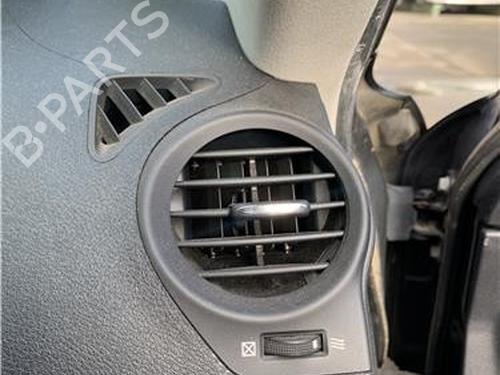 Air vent LEXUS IS II (_E2_) 220d (ALE20) | BP32417295I21