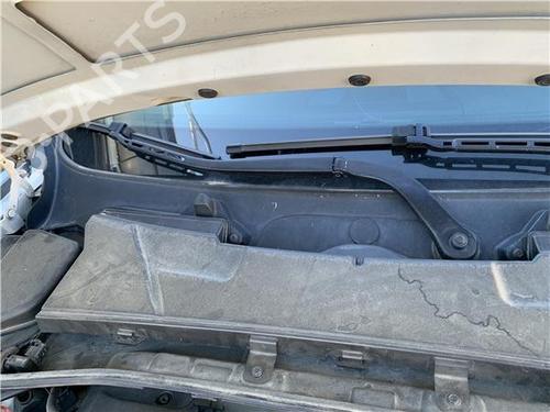 front-windshield-wiper-arm-bmw-3-e90-2004-2005-2006-2007-2008-2009-2010-2011-2012-32418678 main image