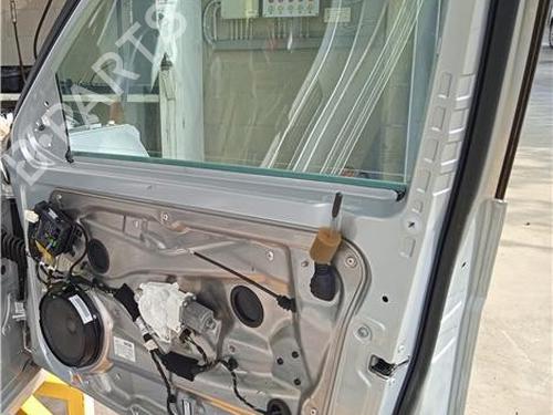 Used Right front door Right front door 21056998 21056998