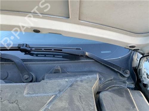 Front windshield wiper arm BMW 3 (E90) 330 d | BP32418679C143