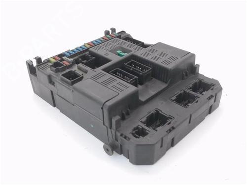 Used Fuse box Fuse box 36778120 36778120
