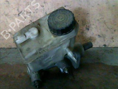 Used Brake master cylinder BMW 3 (E46) 318 i (118 hp) 9695980
