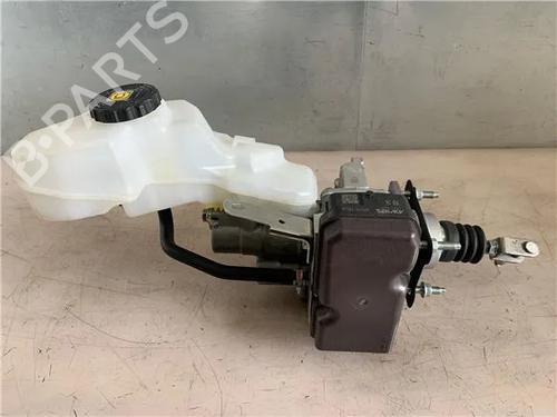 Used Brake master cylinder TOYOTA COROLLA Hatchback (_E21_, _EA1_, _EH1_) 1.8 Hybrid (ZWE211) (98 hp) 12821760