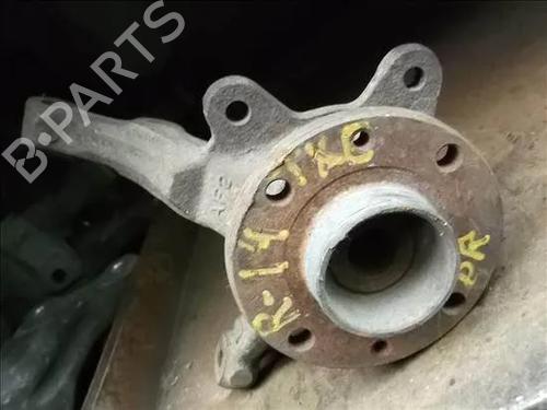 Used Right front steering knuckle RENAULT 19 I (B/C53_) [1988-1994]  14334729
