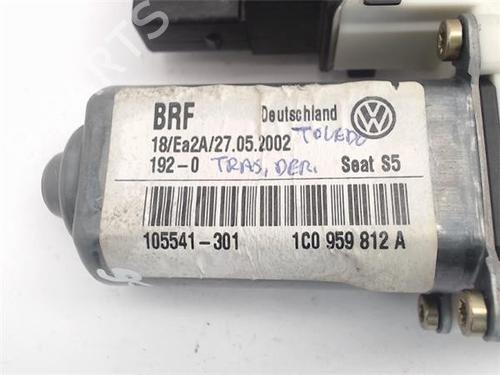 Rudehejsemotor bagstkærm højre SEAT TOLEDO II (1M2)  | BP13521610E22 