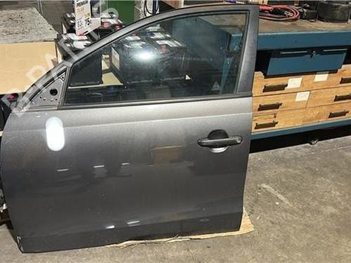 Used Left front door Left front door 38489491 38489491