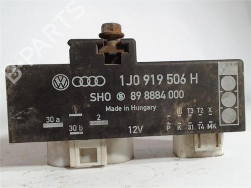 Caja reles / fusibles SEAT IBIZA II (6K1) [1993-2002]  13050193