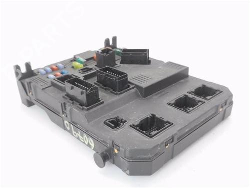 Used Fuse box PEUGEOT PARTNER MPV (5_, G_) 1.6 HDi 75 (75 hp) 31590458