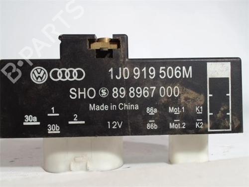 Sikringsdåse SEAT IBIZA IV (6J5, 6P1) [2008-2017]  13050189